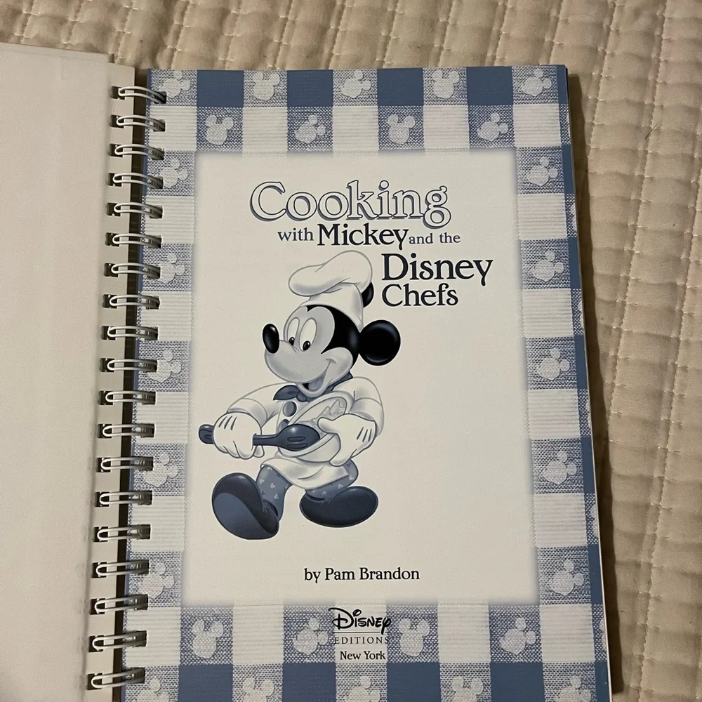 Disney Mickey and Chefs Cookbook - Blue‎ and White